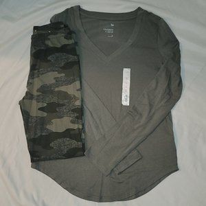 So NWT V-Neck & Leggings Army Green Longsleeve & Camouflage Legging Sz.XS